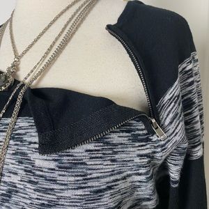 GNW black white speckled stripes on black rouched sleeves and one side sweater M